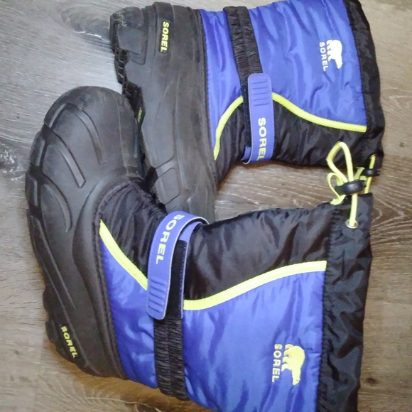 Sorel Youth Flurry Boot - Picture 2 of 4